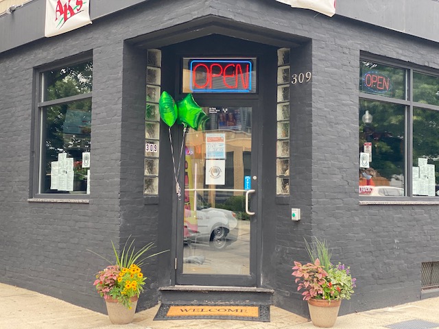 AKs Takeout South Boston | meal delivery | 309 D St, Boston, MA 02127, USA | 6172693500 OR +1 617-269-3500