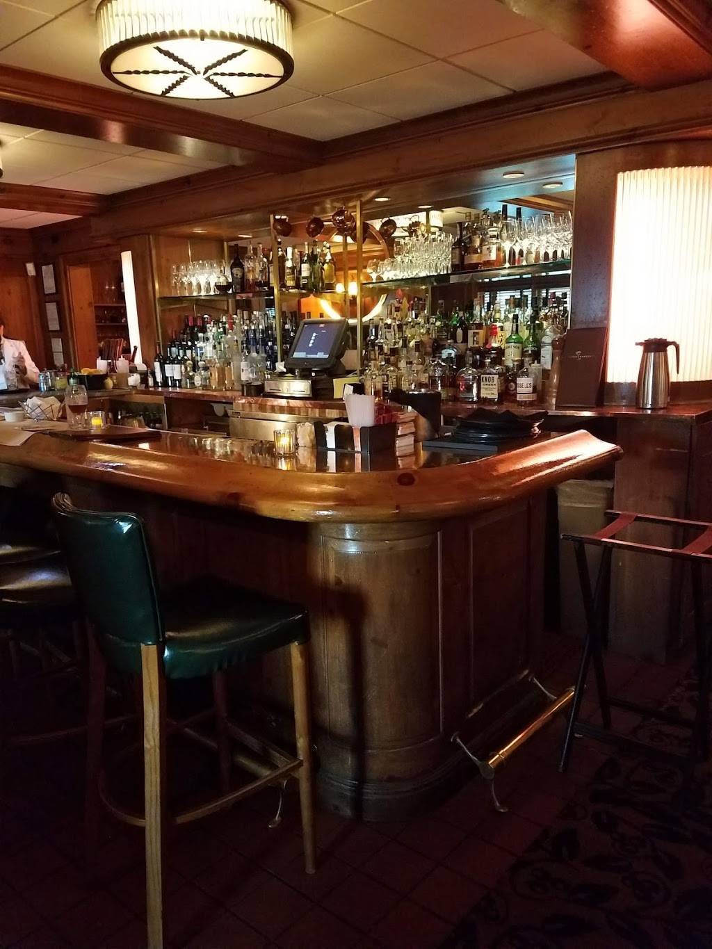 Eddie Martinis | restaurant | 8612 W Watertown Plank Rd, Wauwatosa, WI 53226, USA | 4147716680 OR +1 414-771-6680