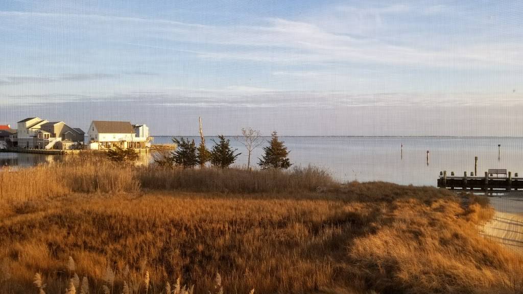 Captains Cove Golf & Yacht Club | restaurant | 3332 Captains Corridor, Greenbackville, VA 23356, USA | 7578243465 OR +1 757-824-3465