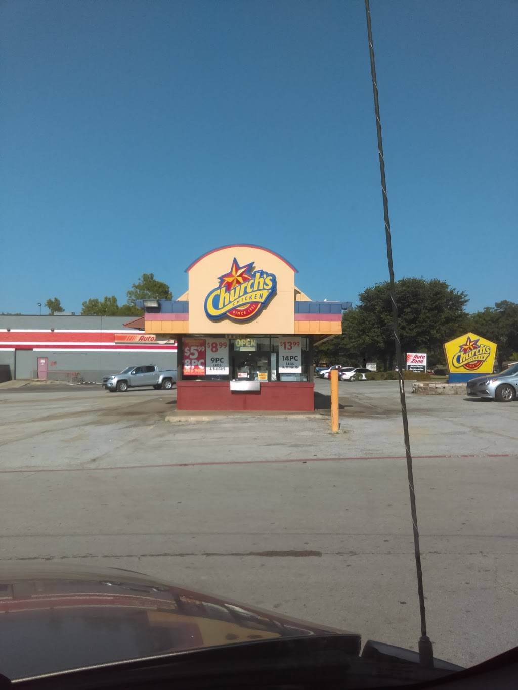 Churchs Chicken | restaurant | 1923 E Park Row Dr, Arlington, TX 76010, USA | 8178612177 OR +1 817-861-2177