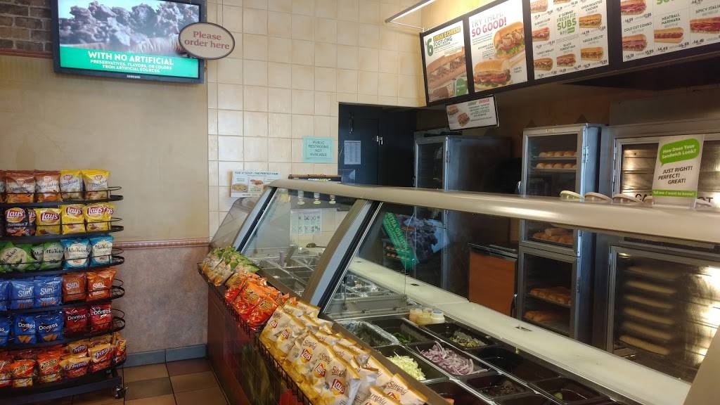 Subway Restaurants | restaurant | 7239 Van Nuys Blvd, Van Nuys, CA 91405, USA | 8187829686 OR +1 818-782-9686