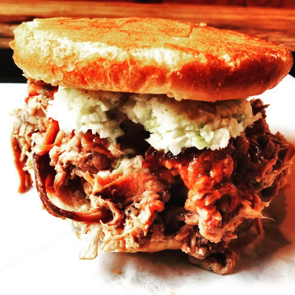 BBQ King | restaurant | 2613 E Main St, Lincolnton, NC 28092, USA | 7047351112 OR +1 704-735-1112