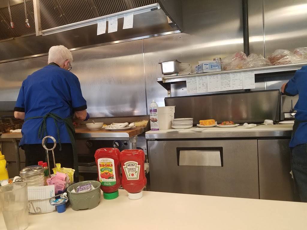 Skaets Steak Shop | restaurant | 2300 N Main St, Hutchinson, KS 67502, USA | 6206629845 OR +1 620-662-9845