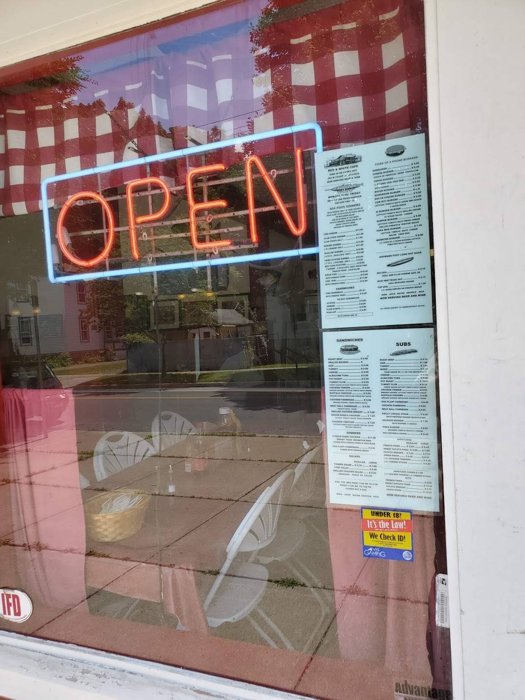 Red And White Cafe | restaurant | 402 W Court St, Ithaca, NY 14850, USA | 6072735233 OR +1 607-273-5233