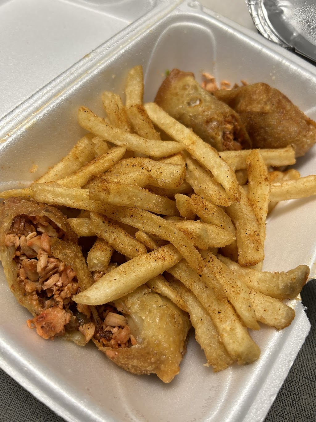 Coney Star Halal Kitchen | restaurant | 13347 Conant St, Detroit, MI 48212, USA | 3137334000 OR +1 313-733-4000