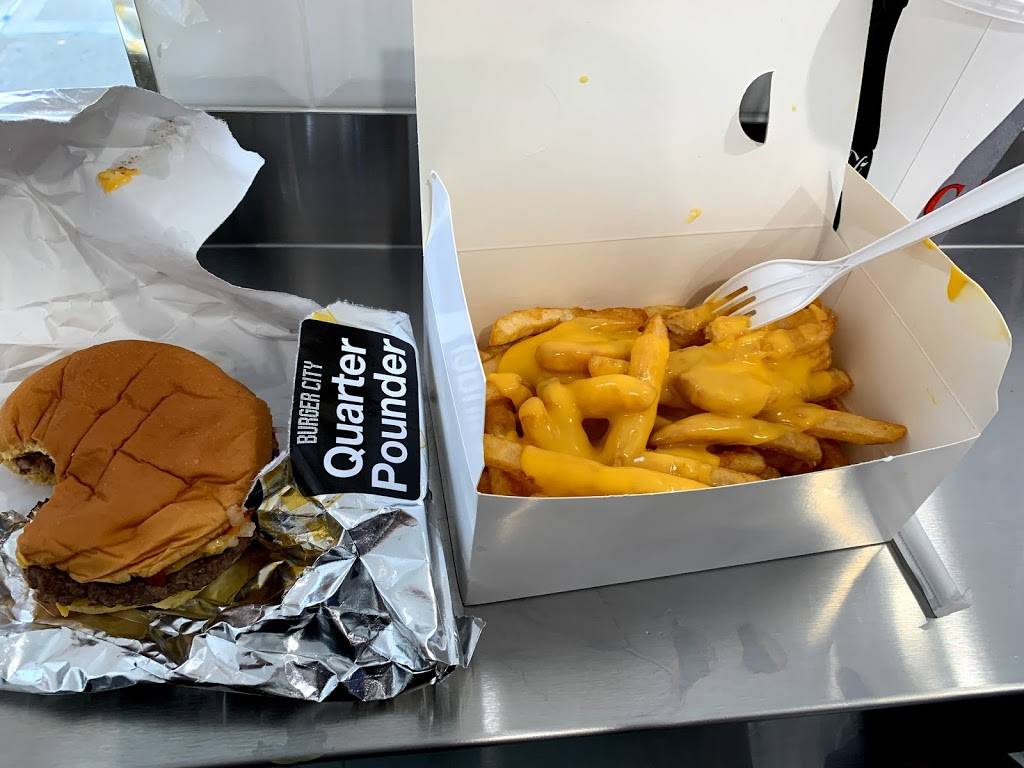 Burger City | restaurant | 62-20 Forest Ave, Ridgewood, NY 11385, USA | 9179091547 OR +1 917-909-1547