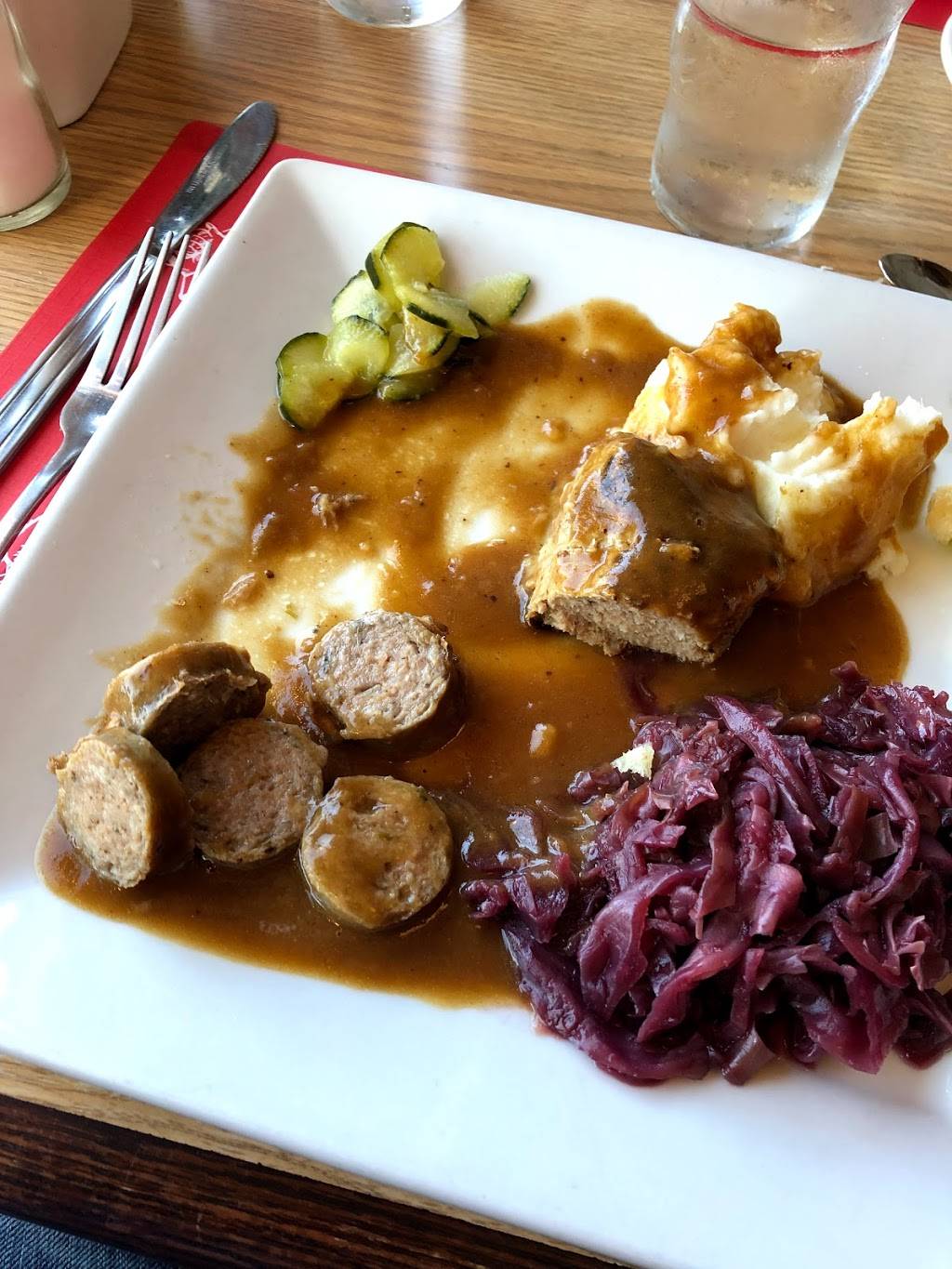 Red Viking Restaurant | restaurant | 1684 Copenhagen Dr, Solvang, CA 93463, USA | 8056886610 OR +1 805-688-6610