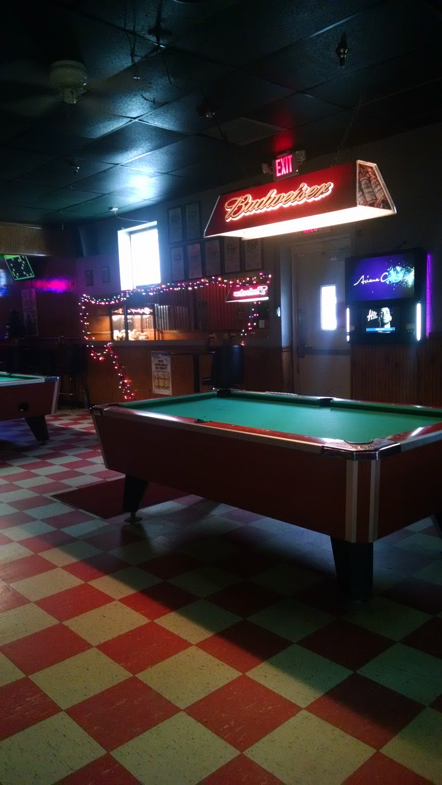 Bills Place | night club | 4771 Mahoning Ave, Youngstown, OH 44515, USA | 3302701703 OR +1 330-270-1703