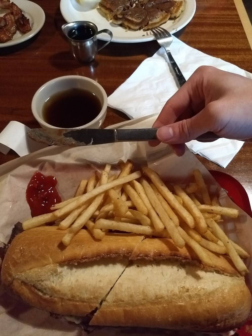 Reeds Good Food & Spirits | restaurant | 15610 92nd St NW, Lakebay, WA 98349, USA | 2536490165 OR +1 253-649-0165