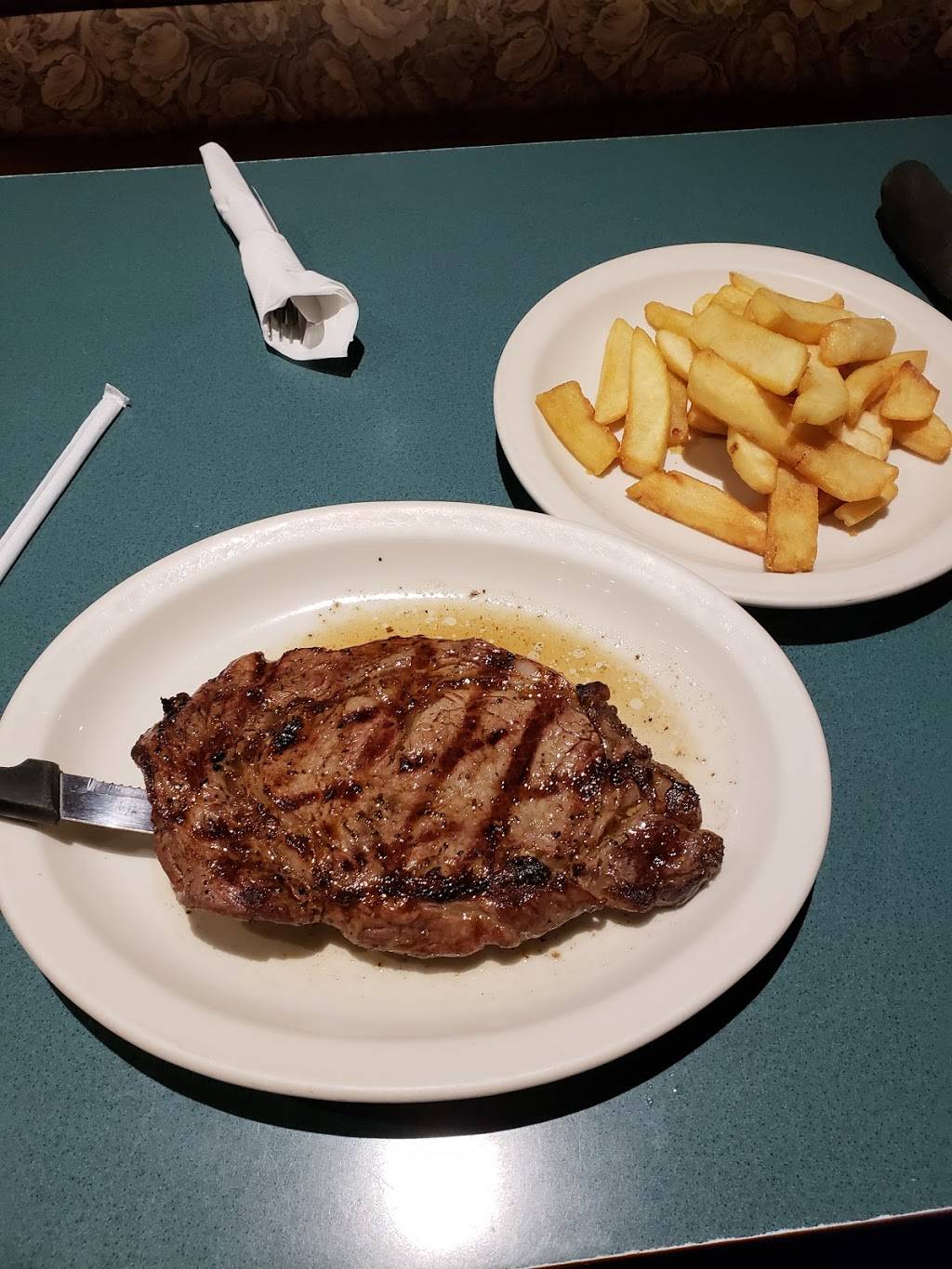 Cindys on 34 | restaurant | 1300 Raymond Dr, Mendota, IL 61342, USA | 8155399000 OR +1 815-539-9000