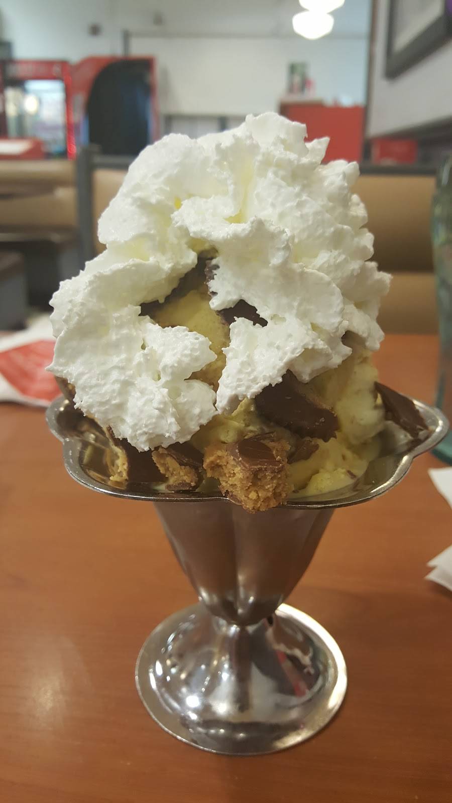 Friendlys | restaurant | 435 Speedwell Ave, Morris Plains, NJ 07950, USA | 9732672331 OR +1 973-267-2331