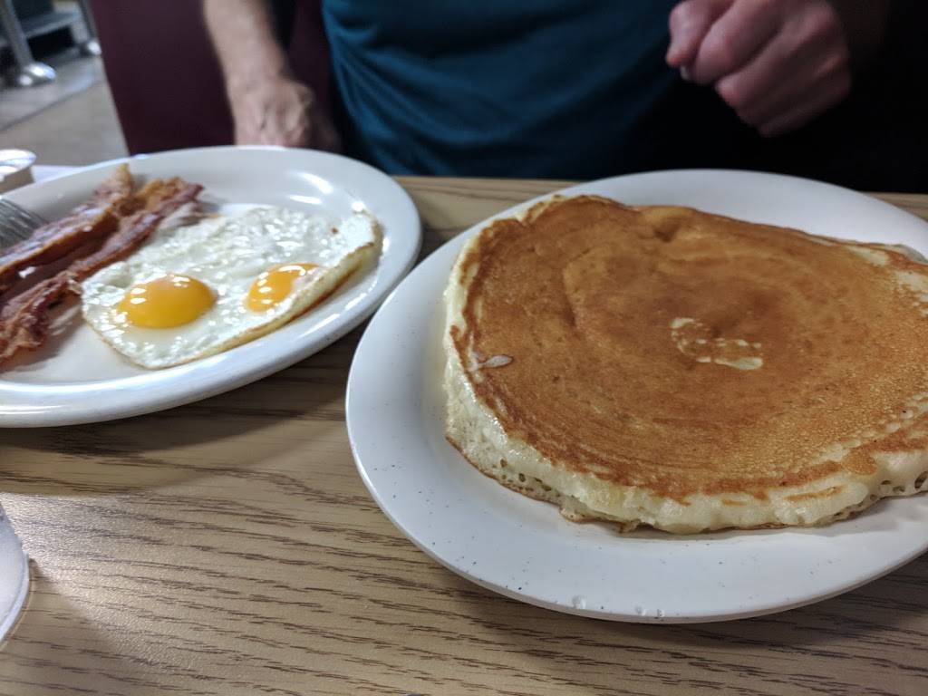 Phills Diner | restaurant | 3310 E 32nd St, Tulsa, OK 74135, USA | 9187424563 OR +1 918-742-4563