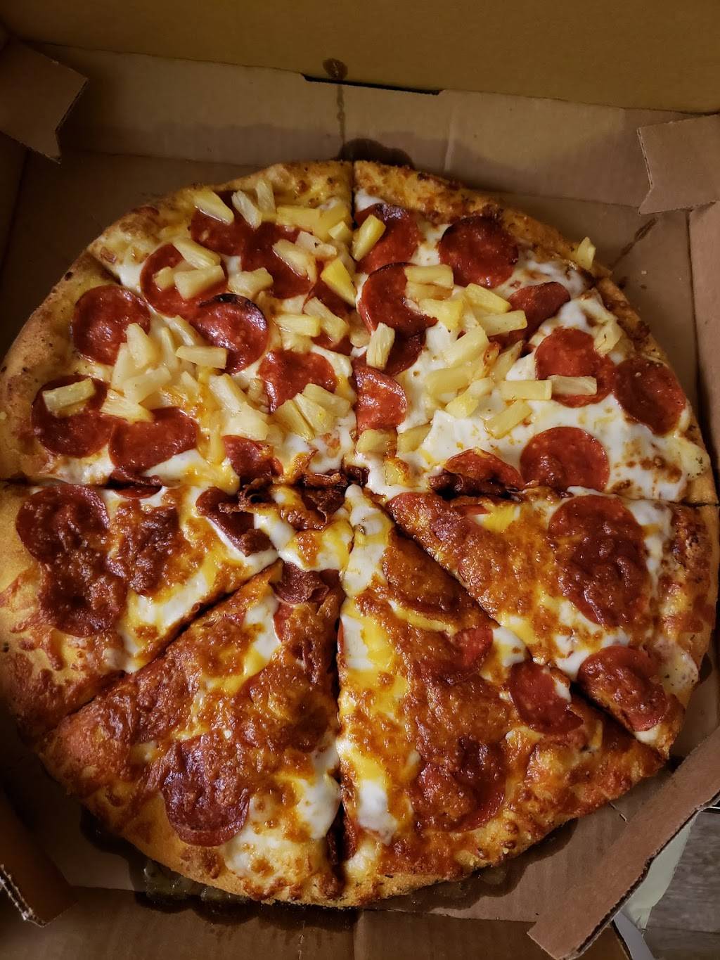 Dominos Pizza | meal delivery | 2107 MacArthur Dr, West Orange, TX 77630, USA | 4098835552 OR +1 409-883-5552
