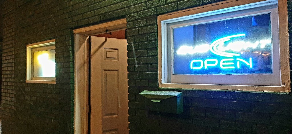 Junction Tavern | restaurant | 3013 Tuscarawas St W, Canton, OH 44708, USA | 3304813232 OR +1 330-481-3232