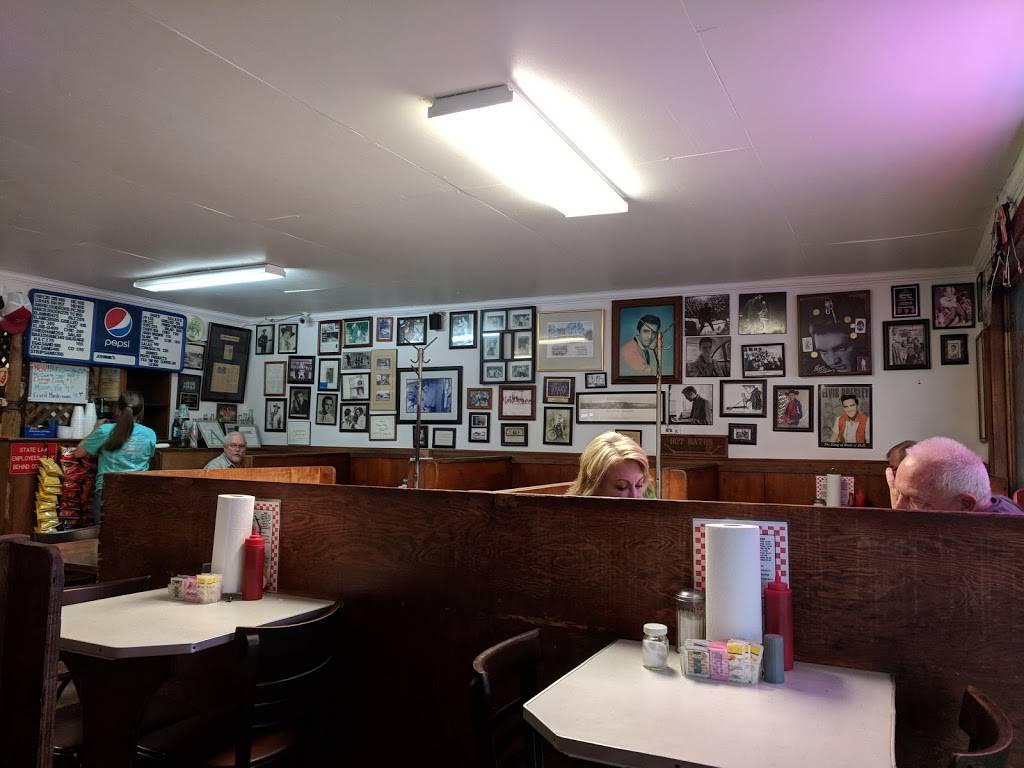 Johnnies Drive In | restaurant | 908 E Main St, Tupelo, MS 38804, USA | 6628426748 OR +1 662-842-6748