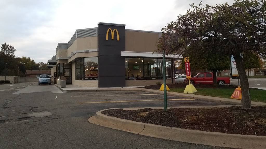 McDonalds | cafe | 15301 Telegraph Rd, Redford Charter Twp, MI 48239, USA | 3133870028 OR +1 313-387-0028