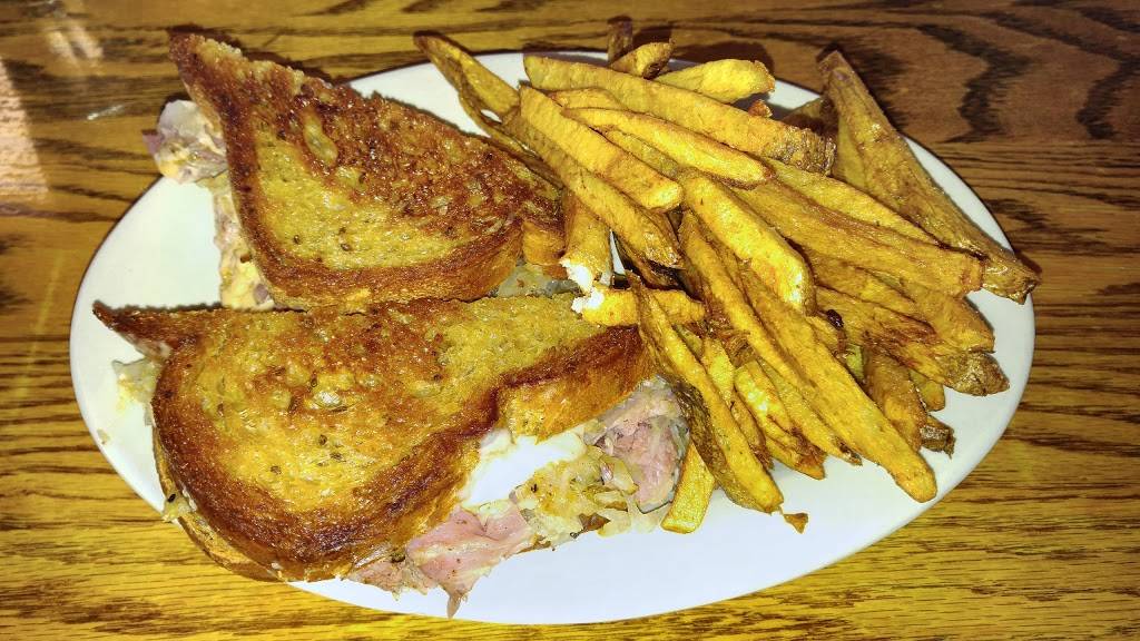 Bobby Ks Roadside Cafe | restaurant | 4099 Kings Hwy, Colonial Beach, VA 22443, USA | 8042247578 OR +1 804-224-7578