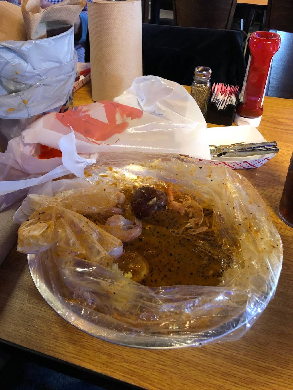 ugly crab 2 | restaurant | 5939 E 82nd St, Indianapolis, IN 46250, USA | 3179438168 OR +1 317-943-8168