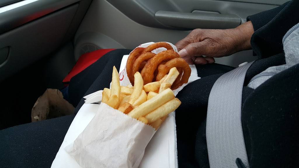 Roys Big Burger | restaurant | 5200 Lakeside Ave, Richmond, VA 23228, USA | 8042628775 OR +1 804-262-8775