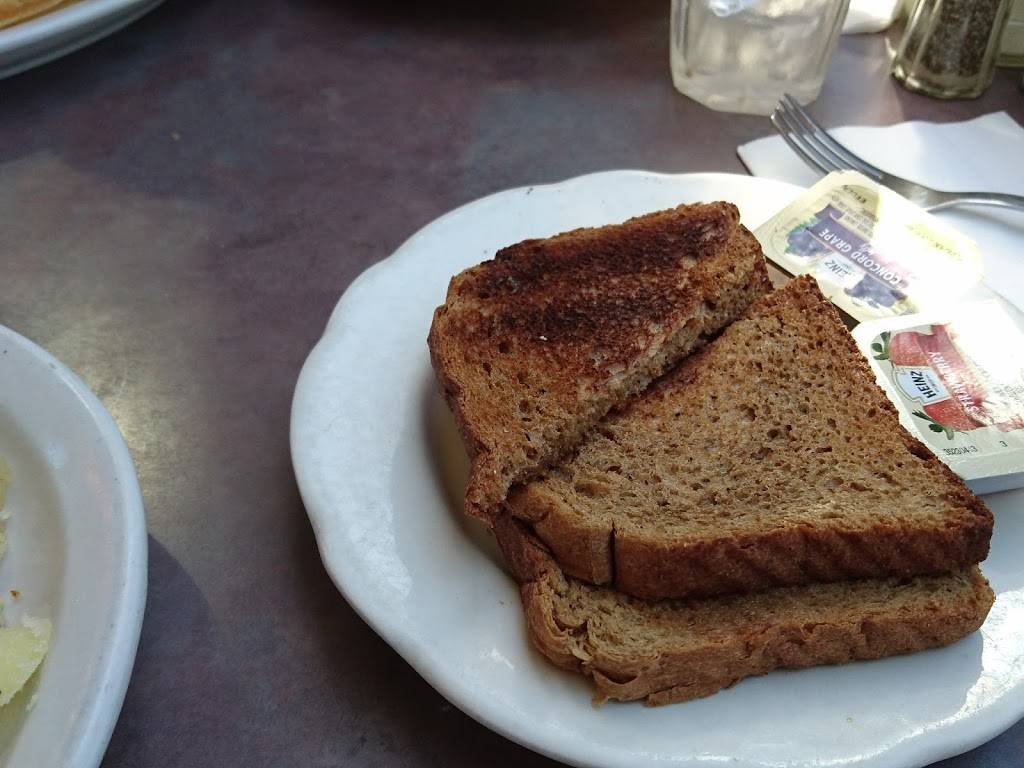 Pats Original Diner | restaurant | 1300 S Broad St, Trenton, NJ 08610, USA | 6093922024 OR +1 609-392-2024