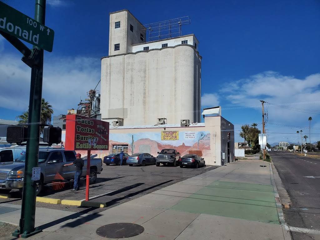 Mickys Hot Dogs | restaurant | 108 W Broadway Rd, Mesa, AZ 85210, USA | 4806687777 OR +1 480-668-7777