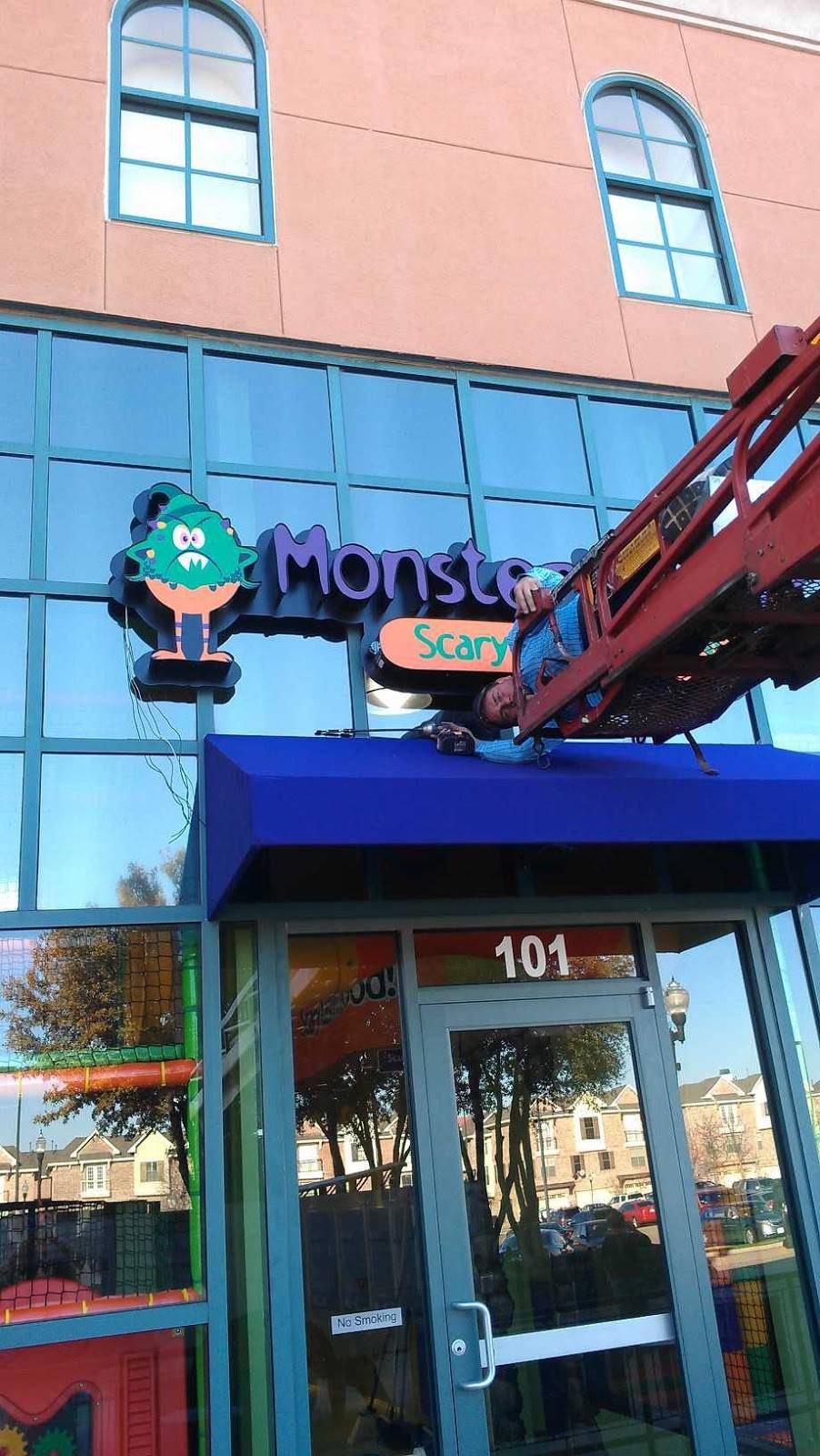 Monster Yogurt | restaurant | 9540 Garland Rd, Dallas, TX 75218, USA | 2143216363 OR +1 214-321-6363