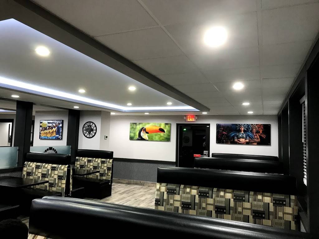 Pizza De Brazil | restaurant | 130 W Layton Ave, Milwaukee, WI 53207, USA | 4146105000 OR +1 414-610-5000