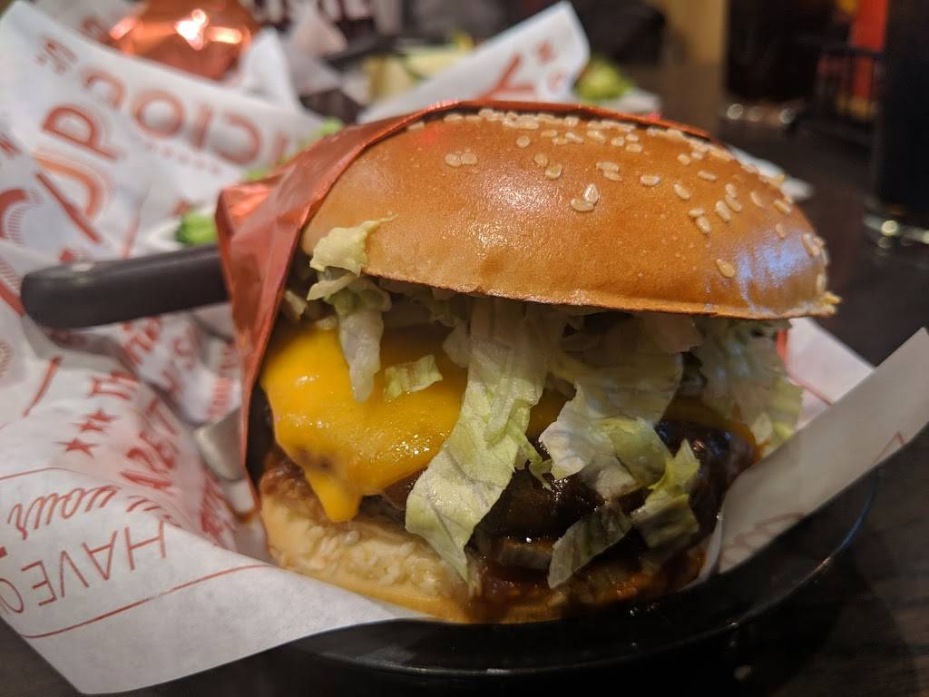 Red Robin Gourmet Burgers and Brews | restaurant | 248 Great Mall Dr, Milpitas, CA 95035, USA | 4084935063 OR +1 408-493-5063