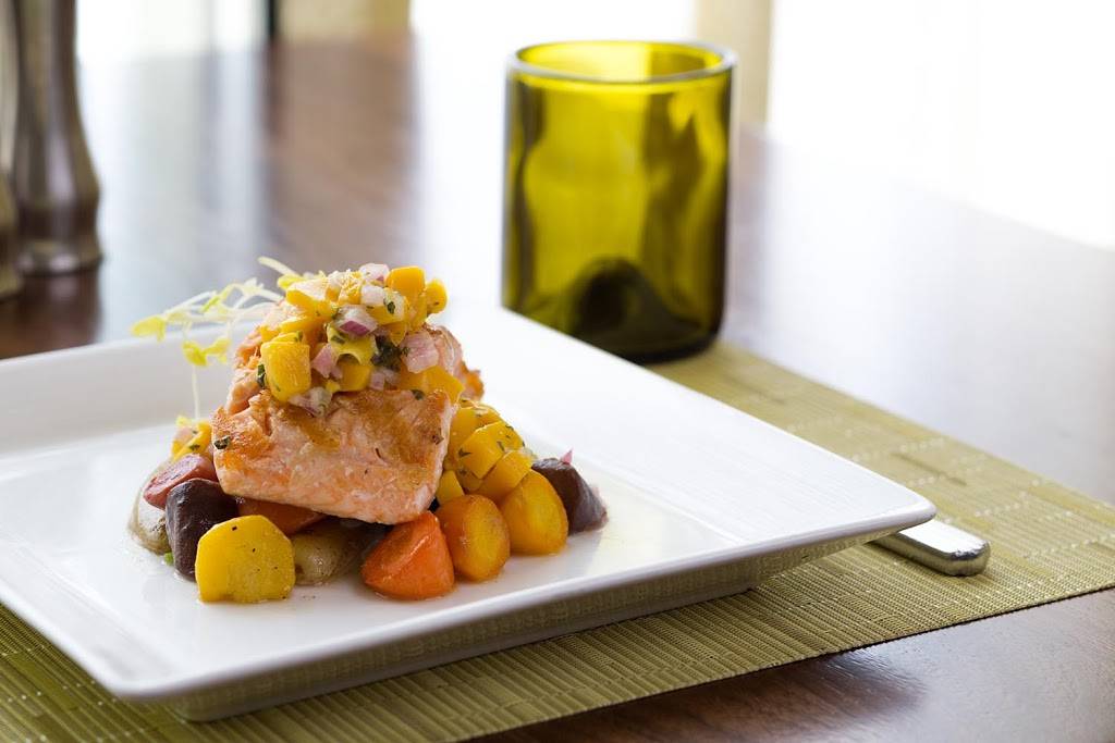 McCoys Bar & Grill | restaurant | 9300 Jeff Fuqua Blvd, Orlando, FL 32827, USA | 4078251234 OR +1 407-825-1234