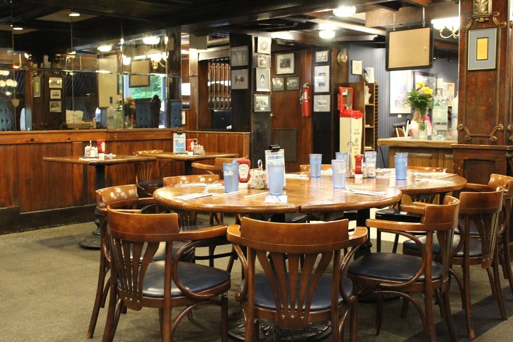 The Corner Room | restaurant | 100 W College Ave, State College, PA 16801, USA | 8142373051 OR +1 814-237-3051