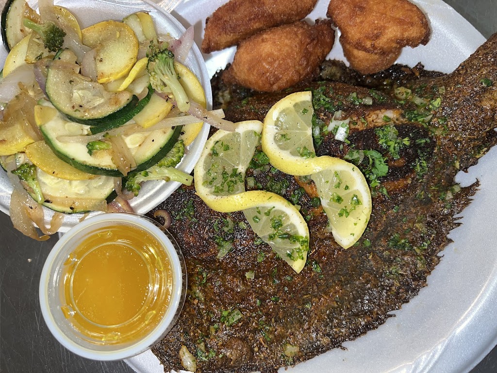 The Driftwood Family Restaurant | restaurant | 8056 Woodville Hwy, Tallahassee, FL 32305, USA | 8508257091 OR +1 850-825-7091