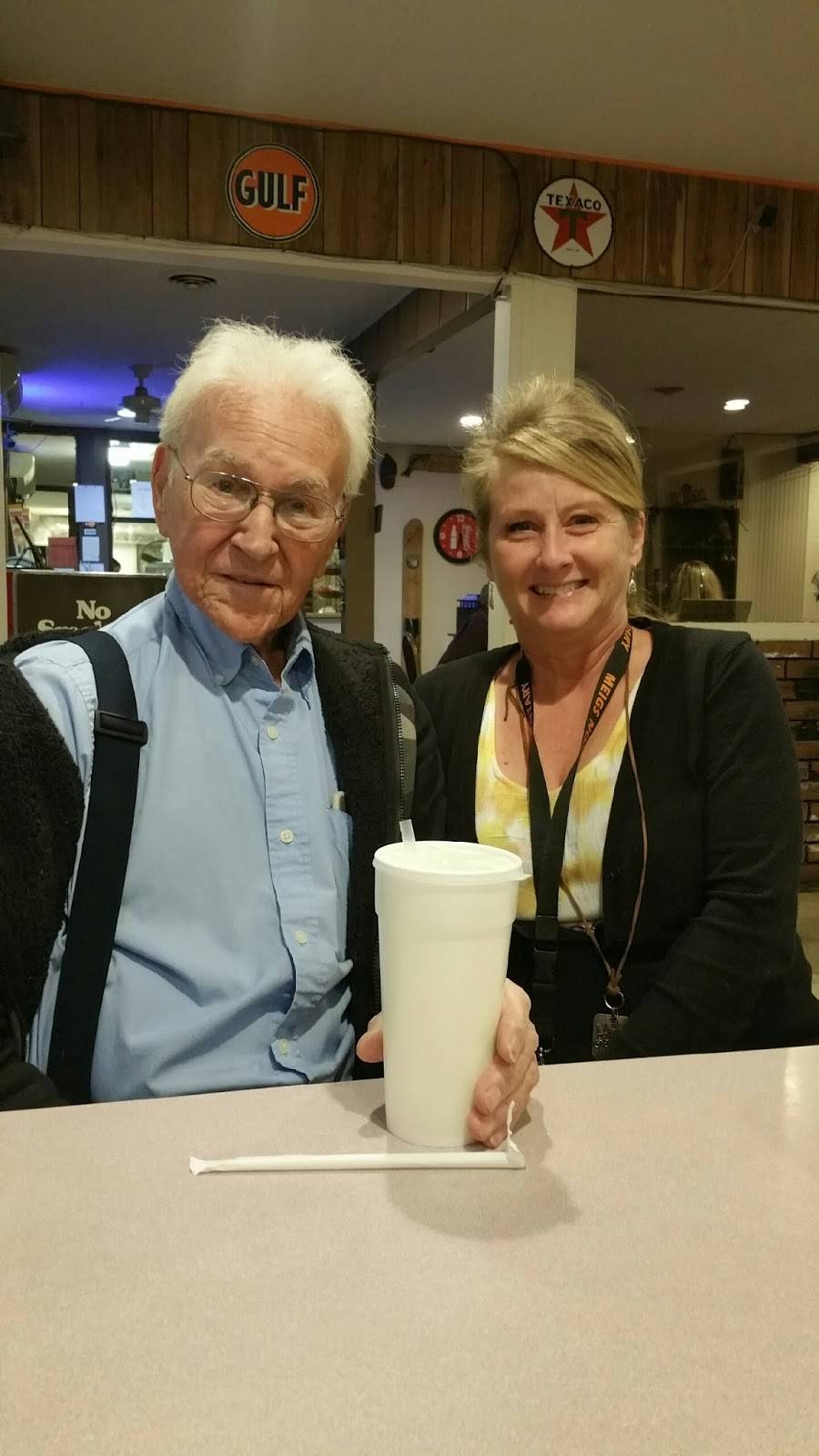 Mr Twister | restaurant | 2593 TN-304, Ten Mile, TN 37880, USA | 4233341984 OR +1 423-334-1984