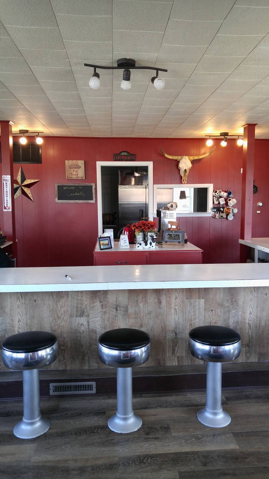 Cowbells | restaurant | 205 Columbus St, Lowell, WI 53557, USA | 9209270123 OR +1 920-927-0123