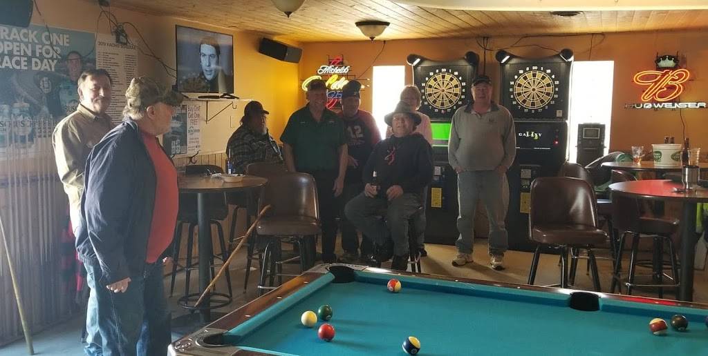 Lyndas Bar & Grill | restaurant | 212 E Centre St, Royalton, MN 56373, USA | 3203020117 OR +1 320-302-0117