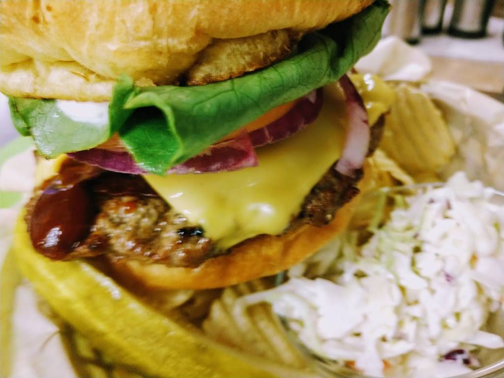 Escape on 2nd Ave | restaurant | 157 2nd Ave, Clayton, WI 54004, USA | 7152632040 OR +1 715-263-2040