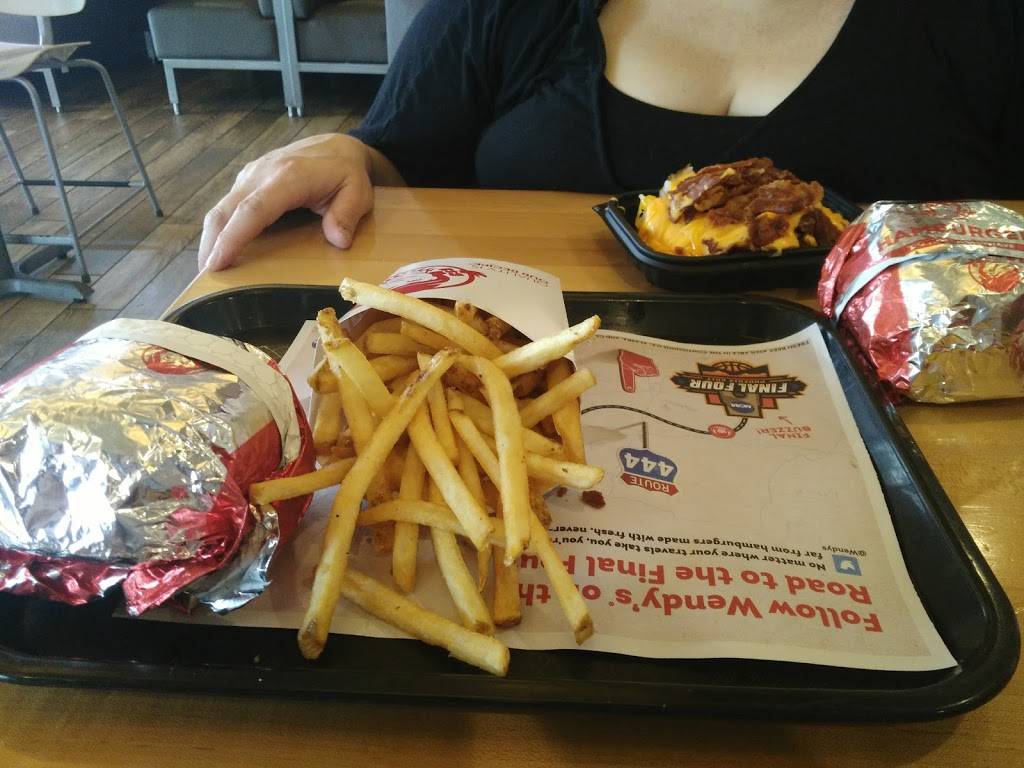 Wendys | restaurant | 7920 W 95th St, Hickory Hills, IL 60457, USA | 7084309525 OR +1 708-430-9525