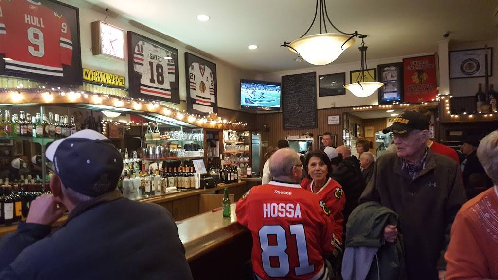 Tufanos Vernon Park Tap | restaurant | 1073 W Vernon Park Pl, Chicago, IL 60607, USA | 3127333393 OR +1 312-733-3393