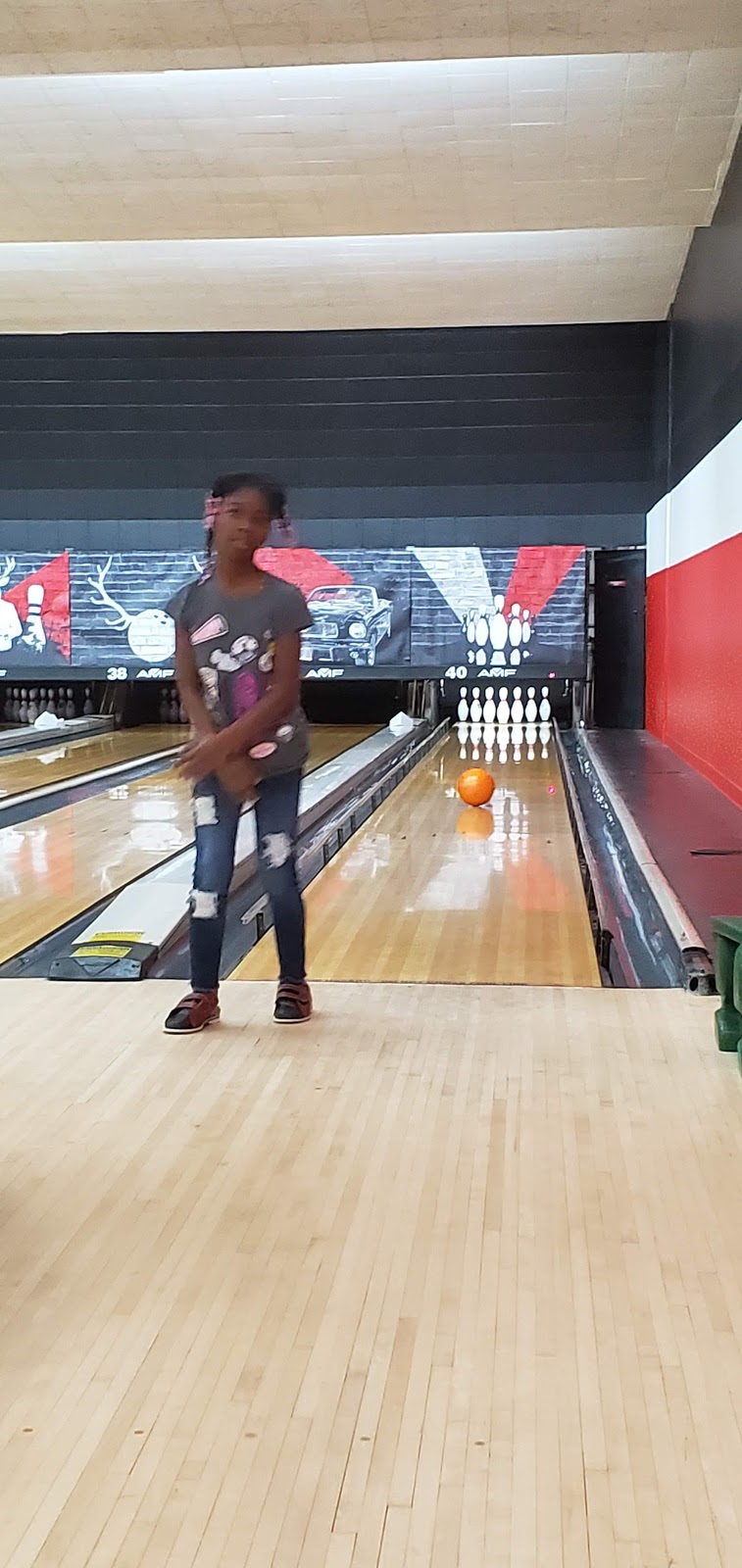 AMF Marlow Heights Lanes | restaurant | 4717 St Barnabas Rd, Temple Hills, MD 20748, USA | 3014232222 OR +1 301-423-2222