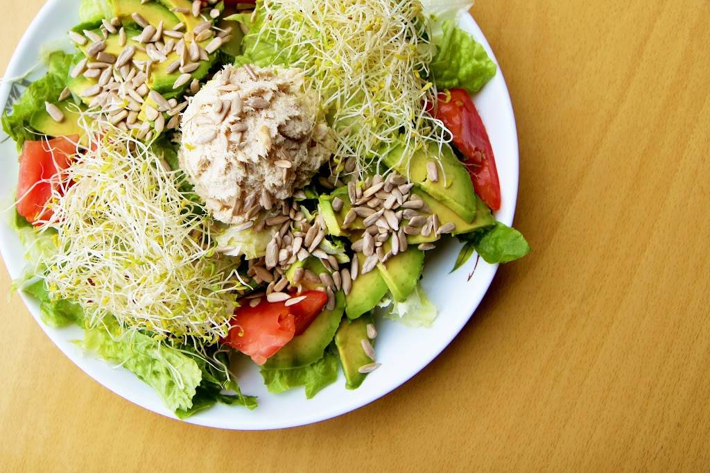 Health Nut | restaurant | 23365 Mulholland Dr, Woodland Hills, CA 91364, USA | 8182227391 OR +1 818-222-7391