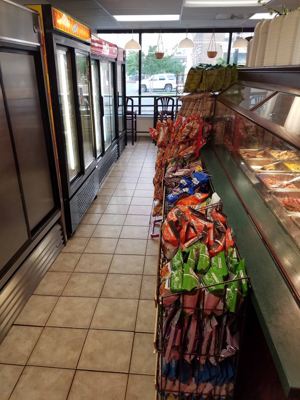 Cafe Old Town | restaurant | 2111 Eisenhower Ave # 102, Alexandria, VA 22314, USA | 7036833116 OR +1 703-683-3116