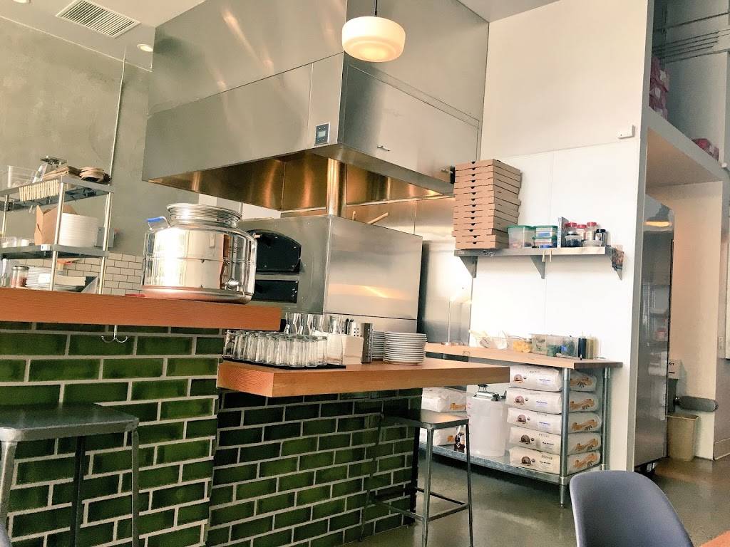 Caseys Pizza | restaurant | 1170 4th St, San Francisco, CA 94158, USA | 4158142482 OR +1 415-814-2482