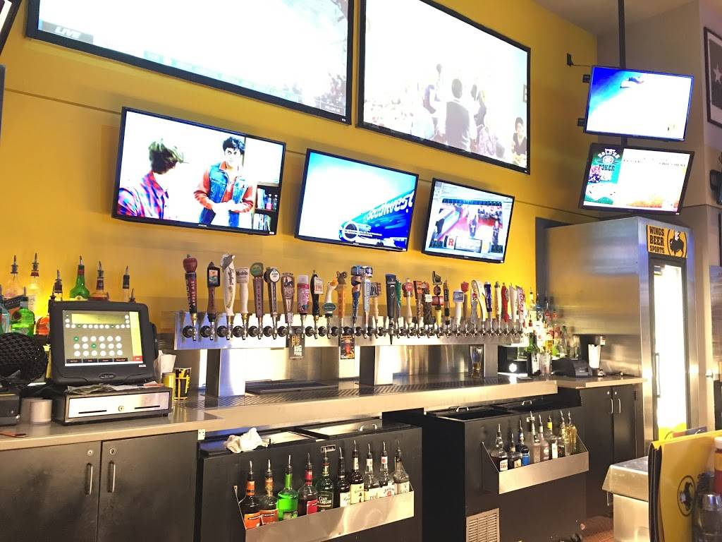 Buffalo Wild Wings | restaurant | 3625 Central Expy Suite 100, Plano, TX 75023, USA | 4694679464 OR +1 469-467-9464
