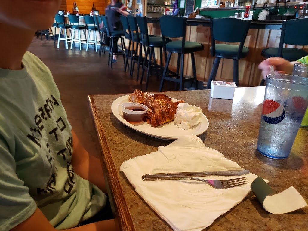 Alpine Lanes and Avalanche Grill | restaurant | S80 W18700 Apollo Dr, Muskego, WI 53150, USA | 2626791250 OR +1 262-679-1250