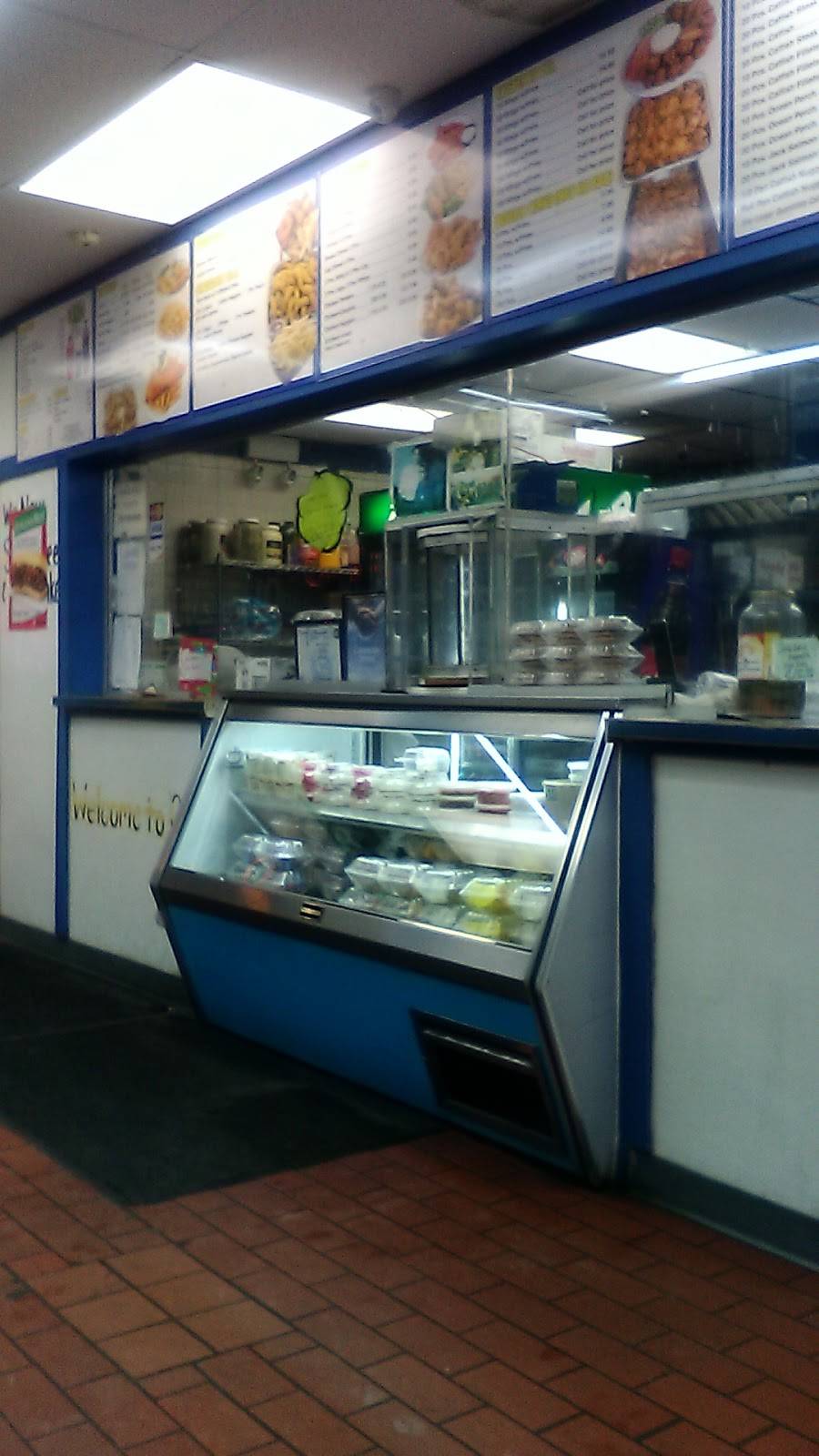 Golden Fish & Chicken | restaurant | 4457 S Cottage Grove Ave, Chicago, IL 60653, USA | 7735383474 OR +1 773-538-3474