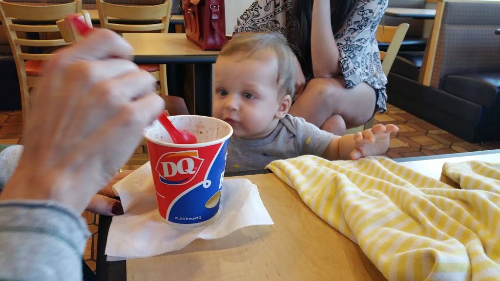 Dairy Queen Grill & Chill | restaurant | 910 Gay Dr, Neenah, WI 54956, USA | 9207221824 OR +1 920-722-1824