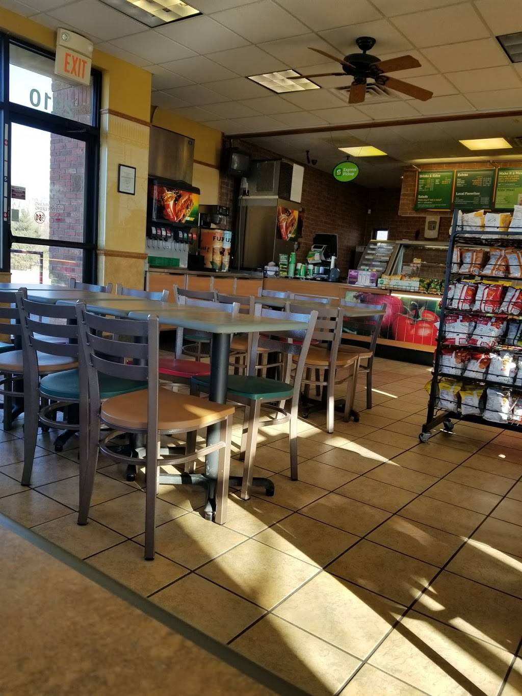 Subway | meal takeaway | 2910 SW, MO-7, Blue Springs, MO 64014, USA | 8162208885 OR +1 816-220-8885
