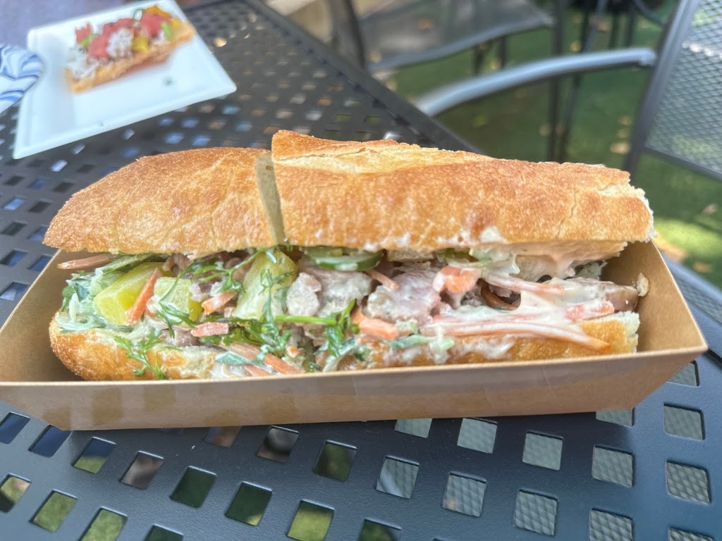 Salad Saloon | restaurant | 208 Poplar Alley, Occoquan Historic District, VA 22125, USA | 7039107074 OR +1 703-910-7074