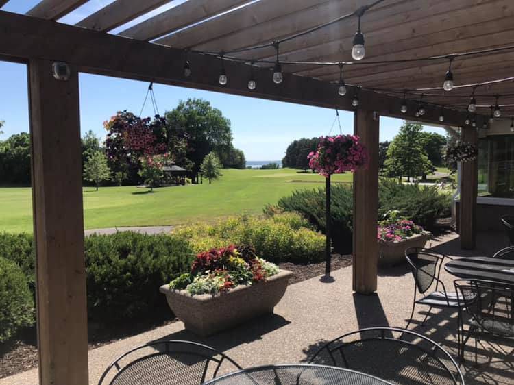 Eagles Bar & Grill at River Oaks | restaurant | 11099 US-61, Cottage Grove, MN 55016, USA | 6514382121 OR +1 651-438-2121