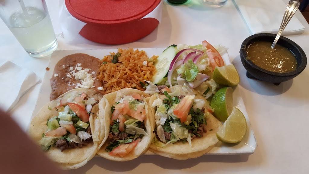 Lobo De Mar Restaurant | restaurant | 5503 W Cermak Rd, Cicero, IL 60804, USA | 7082989182 OR +1 708-298-9182