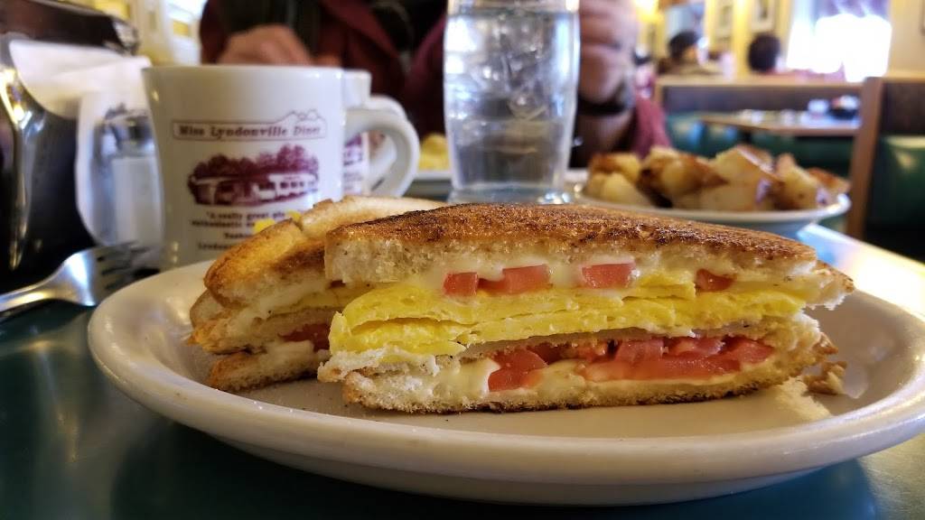 Miss Lyndonville Diner | restaurant | 686 Broad St, Lyndonville, VT 05851, USA | 8026269890 OR +1 802-626-9890